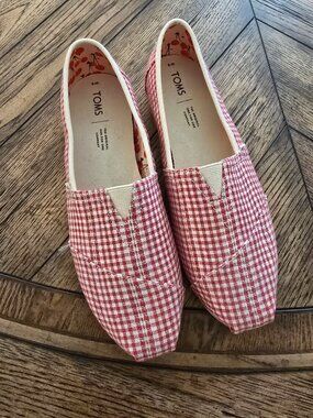 Tom's Shoes  Red Checkered Pattern